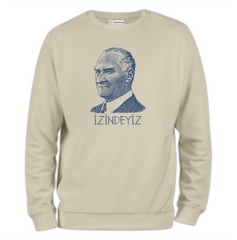 İzindeyiz Baskılı Regular Sweatshirt